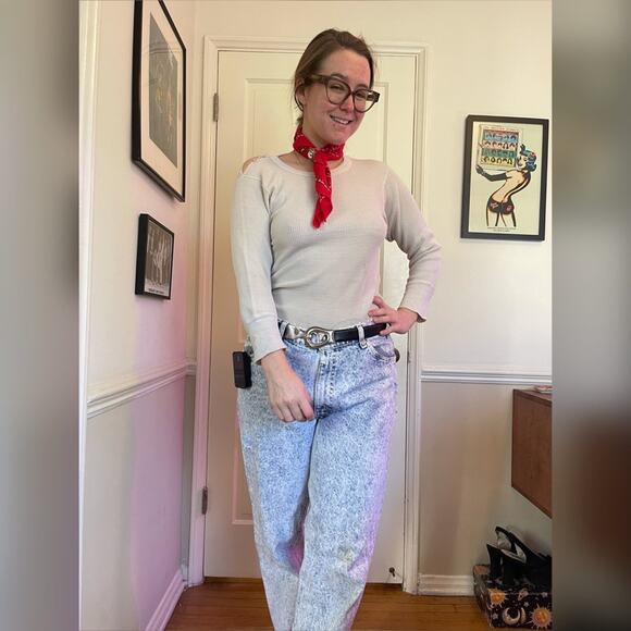 Vintage Distressed Waffle Knit - Picture 2 of 9